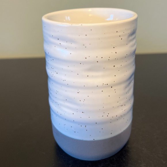 THRESHOLD White and Gray Speckled Ribbed Stoneware Mug with Unglazed Gray Base - Picture 4 of 11